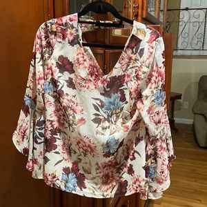Gorgeous White House Black Market Flower Blouse